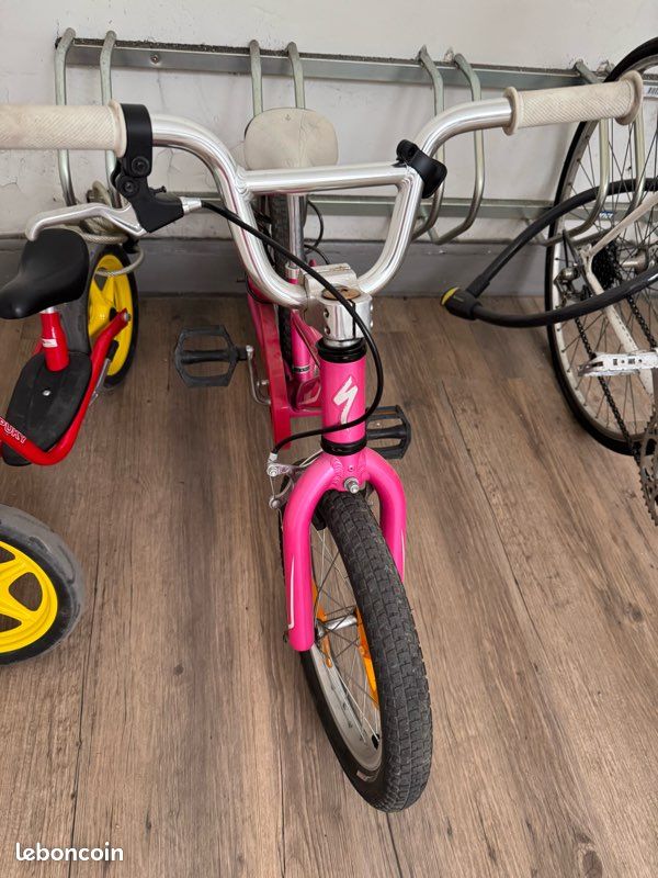 Vélo fille Specialized Hotrock 16 pouces (image 1)