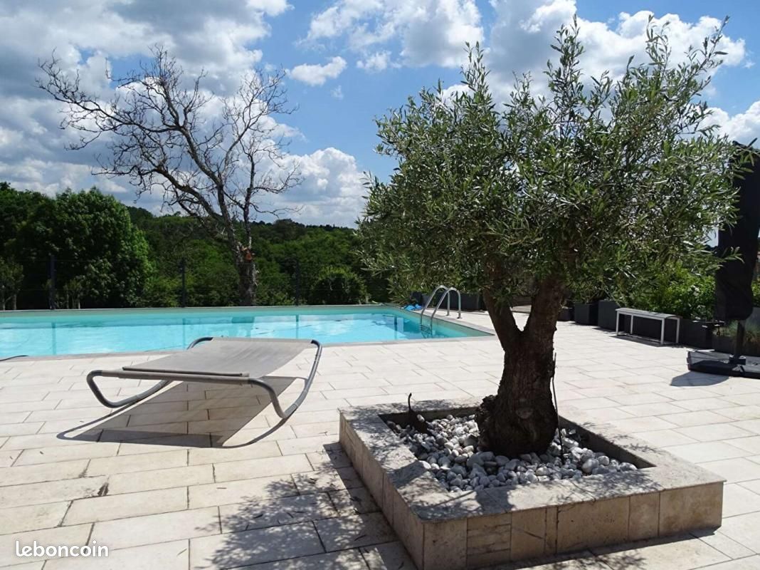 Maison 7 pièces 164 m² · à Eyraud-Crempse-Maurens · 164 m² · 303 000 €