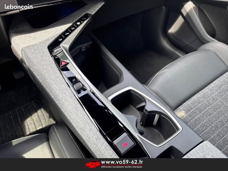 Peugeot 5008 Hybrid 145ch Allure Business e-DCS6 (image 17)