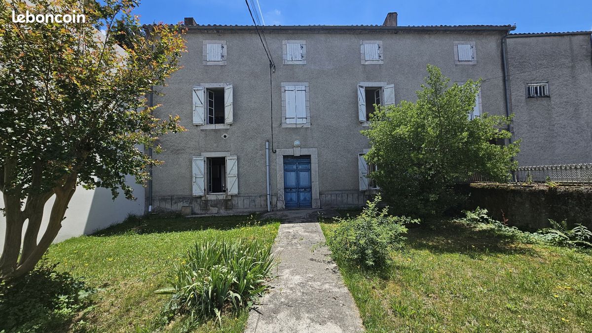 Maison 5 pièces 180 m² · à Labarthe-Rivière · 180 m² · 150 000 €
