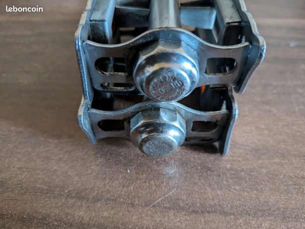 Paire de pédales vélo ancien vintage métallique marque - LYOTARD