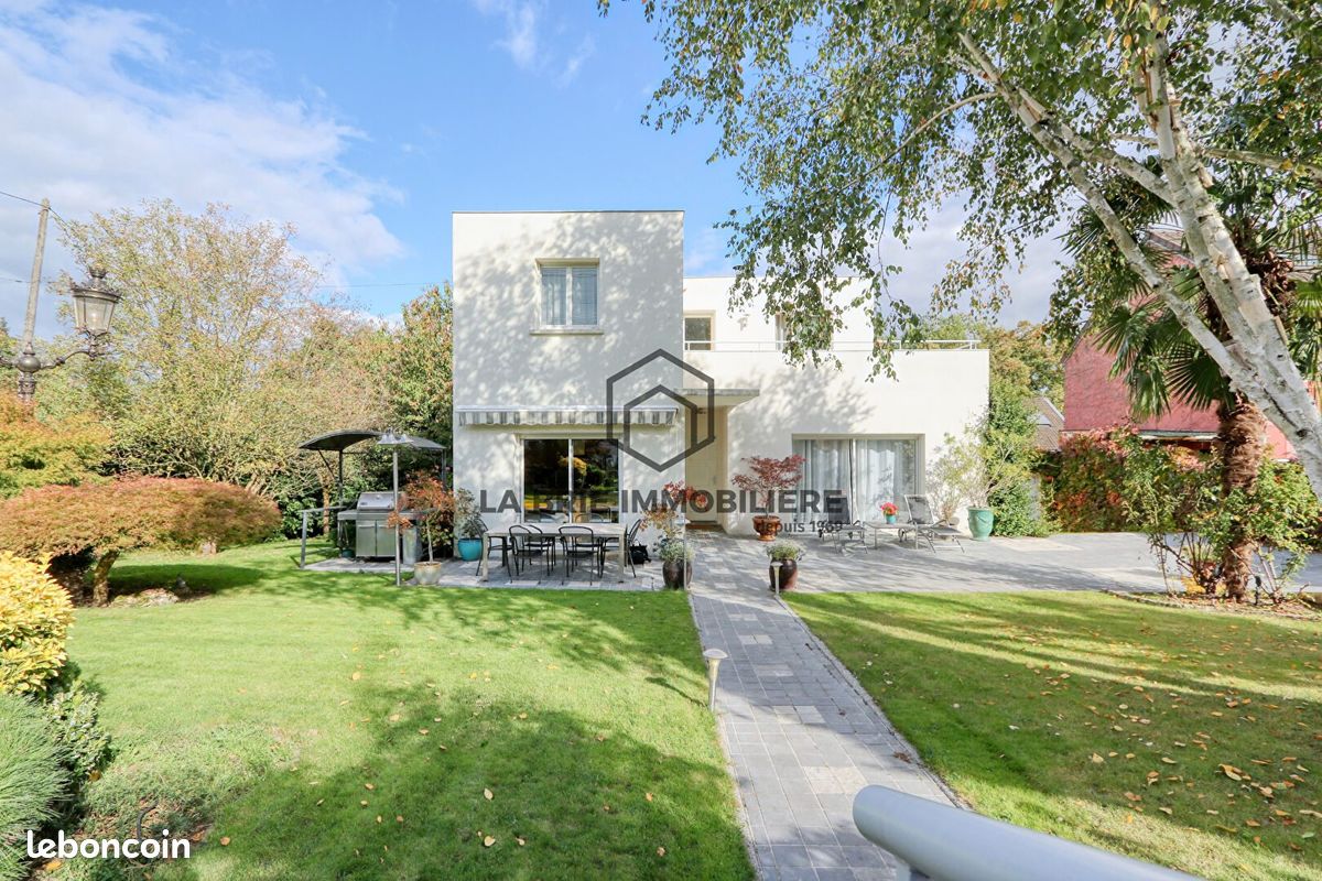 Maison 6 pièces 131 m² · à Quincy-sous-Sénart · 131 m² · 629 000 €