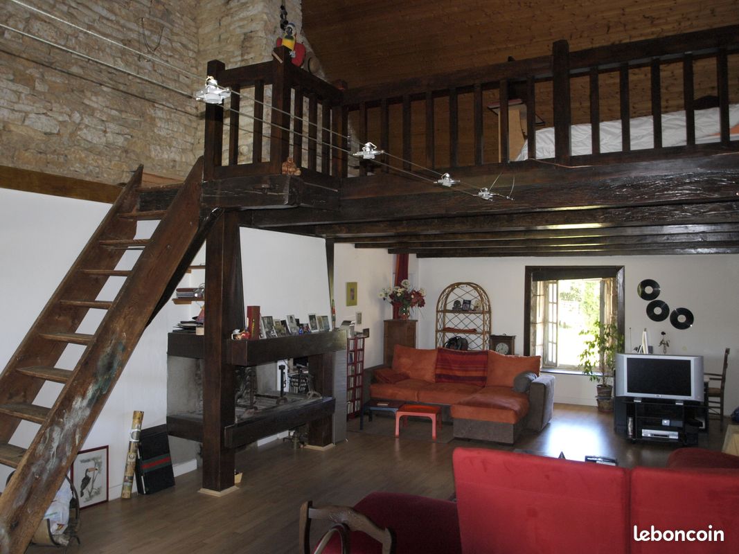 Appartement 5 pièces 130 m² · à Burgille · 130 m² · 880 €/mois