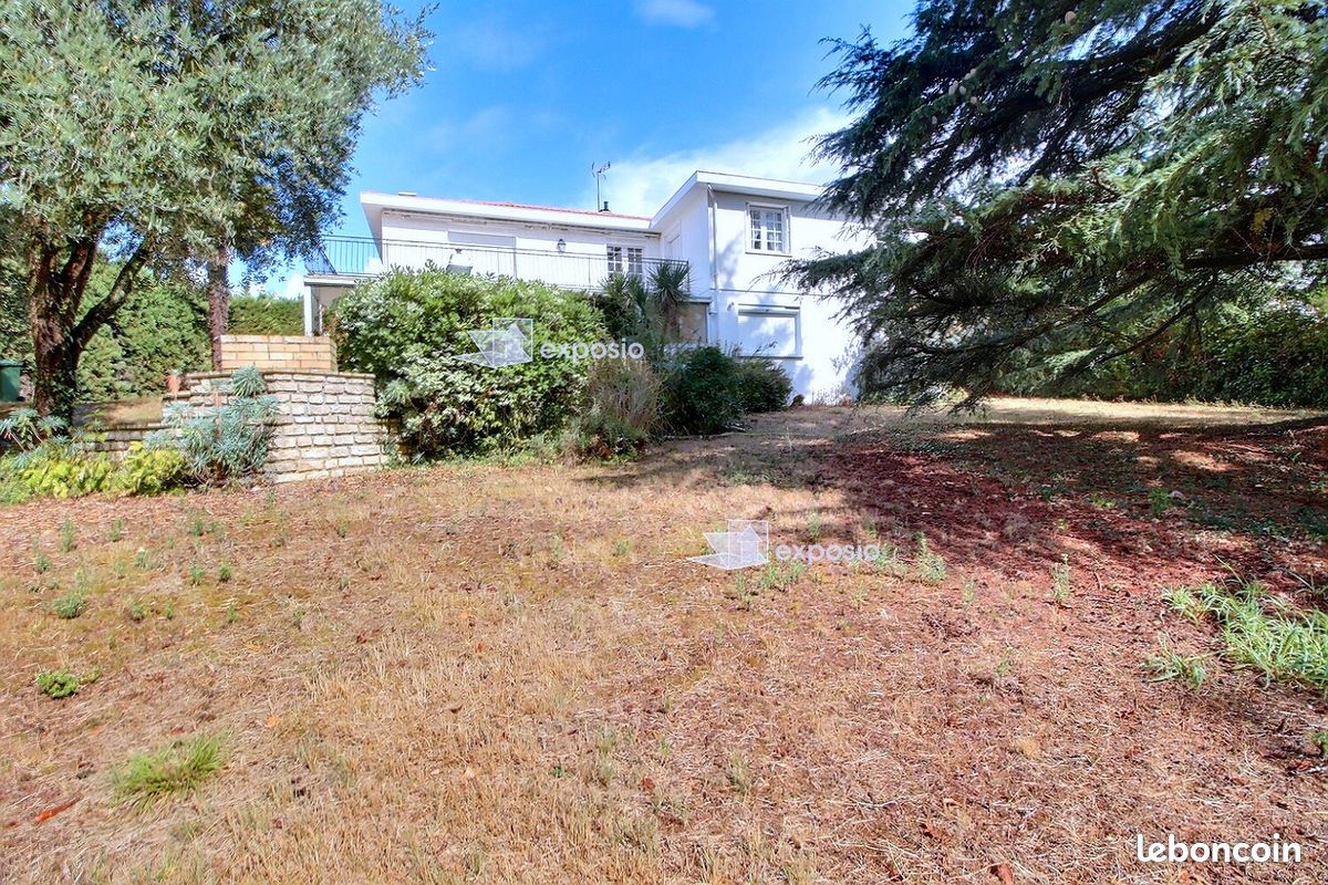 Maison 8 pièces 242 m² · à Niort · 242 m² · 365 000 €