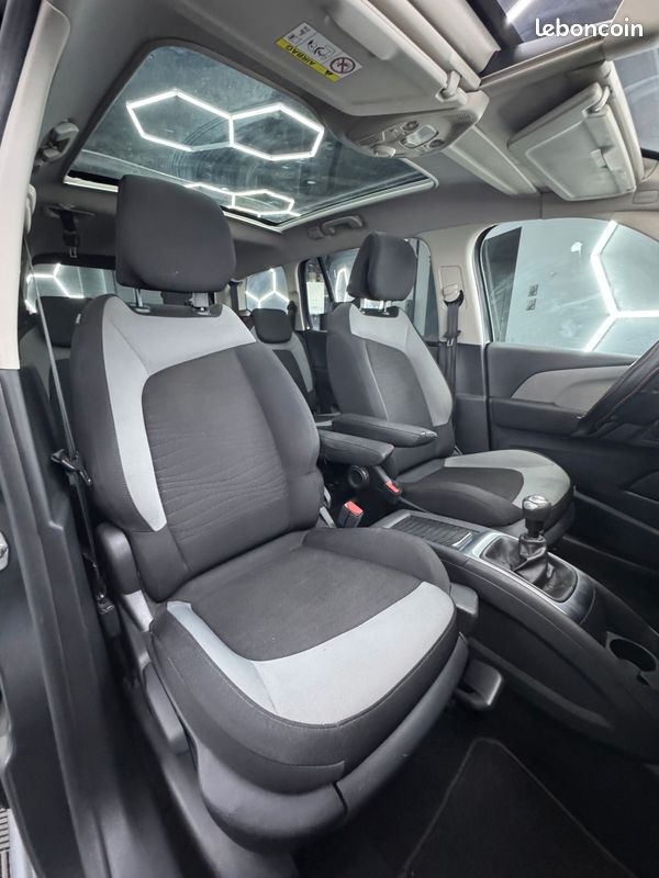 Citroën Grand C4 Picasso 1.6 HDI 120Ch *7 PL *DISTRI NEUVE *CAMERA AR* TOIT PANO *GARANTIE 12MOIS (image 22)