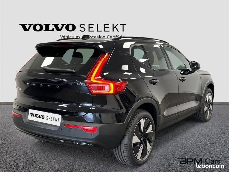Volvo EX40 Single Extended Range 252ch Plus (image 3)
