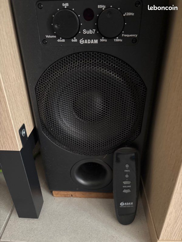 Adam Audio Sub 7 (image 1)