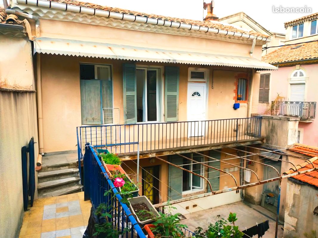 Immeuble 10 pièces 164 m² · à Nîmes · 164 m² · 290 000 €