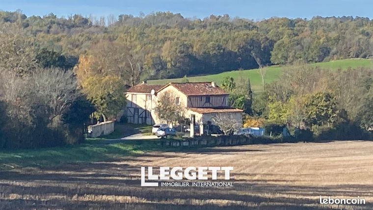 Maison 9 pièces 218 m²