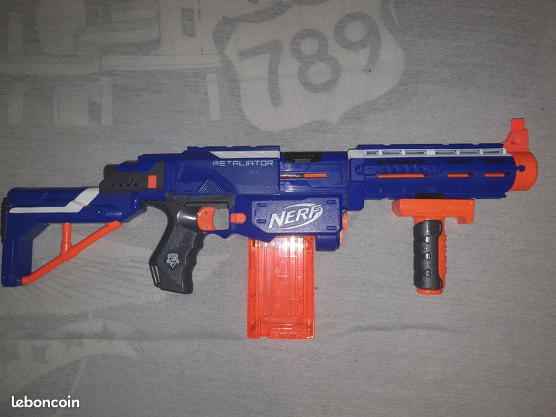 Nerf Elite Retaliator (image 1)