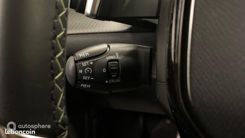 Peugeot 2008 1.2 PureTech 130ch S&S GT EAT8 (image 27)