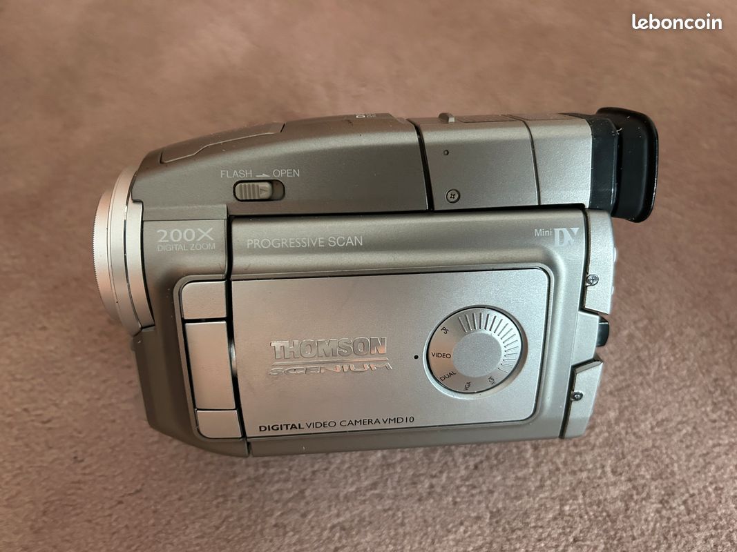 Caméscope Vintage Thomson VM941 - Complet Avec Sacoche Et Accessoires - Occasion