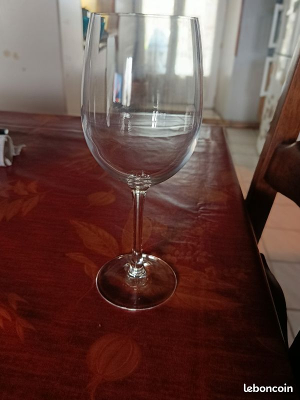 Grand verre à pied (image 1)