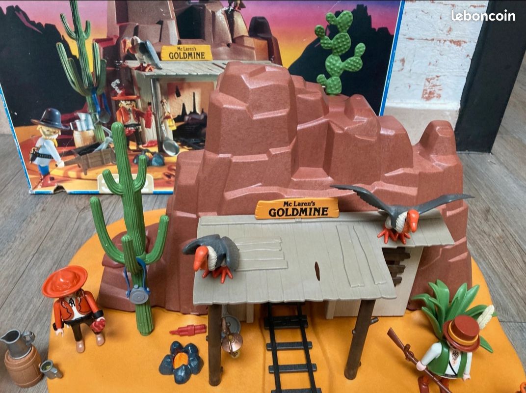PLAYMOBIL VINTAGE WESTERN farwest gare de marchandises ferme vintage