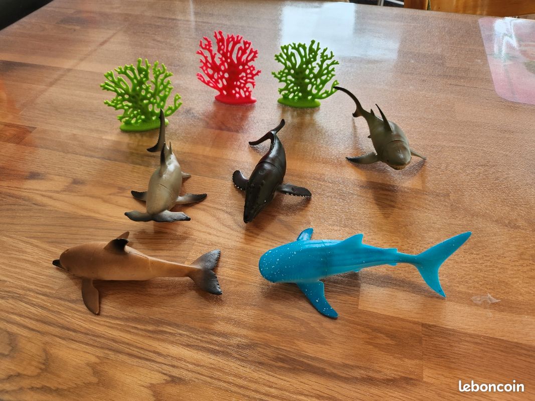 JOKFEICE Lot de 36 Figurines d'animaux Marins réalistes en Plastique Comprenant Une Baleine Bleue, Un Dauphin, Une Bosse etc. Projets scientifiques, Jouets éducatifs, Cadeau d'anniversaire
