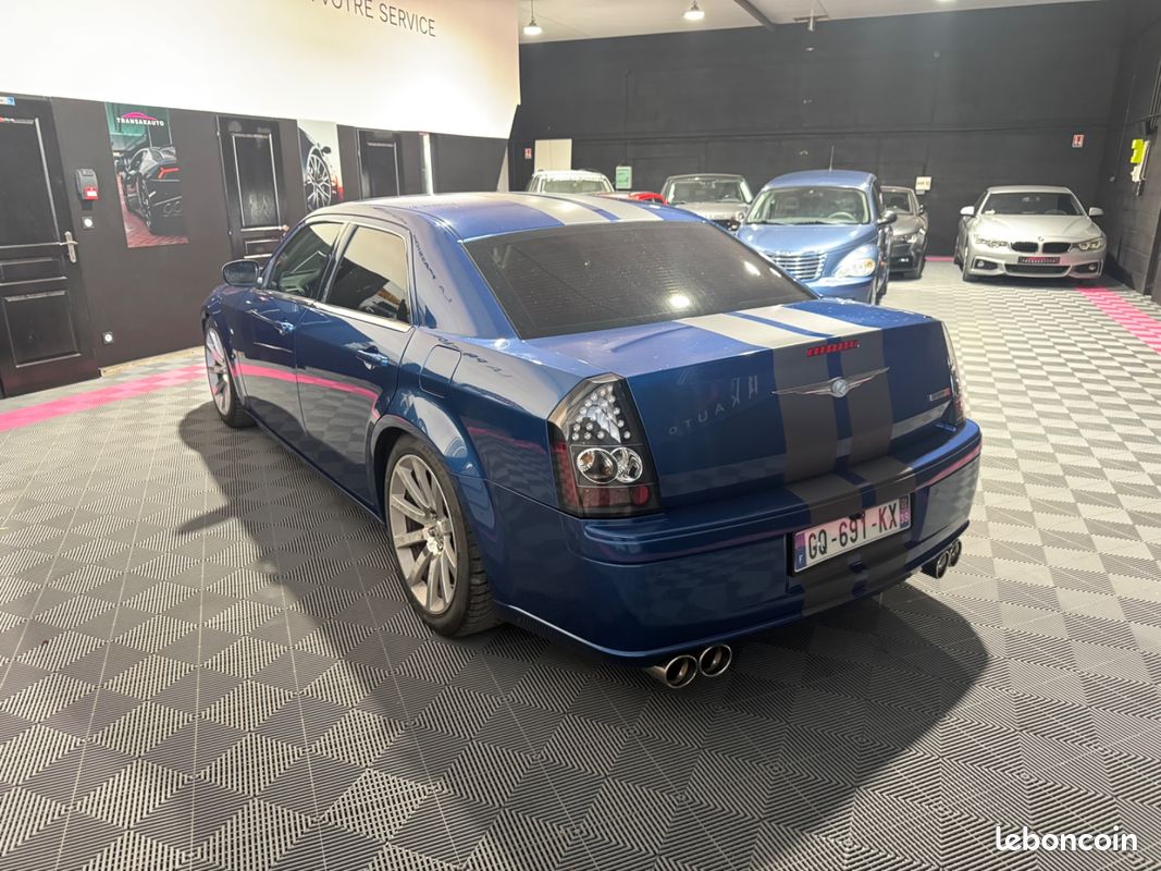 Chrysler 300c 6.1 v8 hemi srt-8 a (image 3)