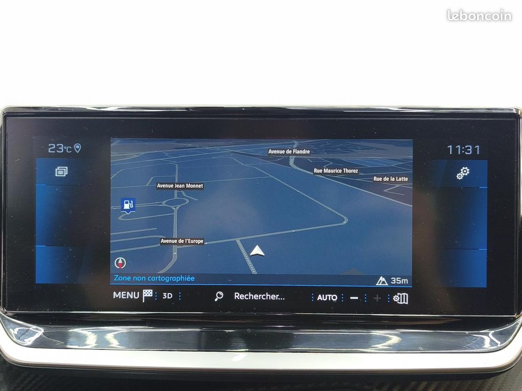 PEUGEOT 2008 1.2i ESSENCE 12V S&S 100 CV Allure Pack / KEYLESS / SUIVIE COMPLET / GPS / CAMERA RECUL / GARANTIE (image 16)