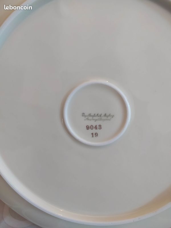 Plat de service ancien en porcelaine blanche- Liseré or - Neuf 18 (image 4)