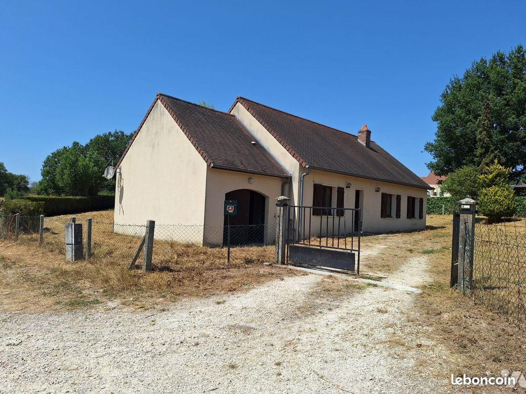 Maison 9 pièces 146 m² · à Jars · 146 m² · 130 000 €