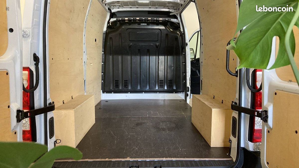 Renault master fgn trac f3500 l2h2 blue dci 135 (image 17)