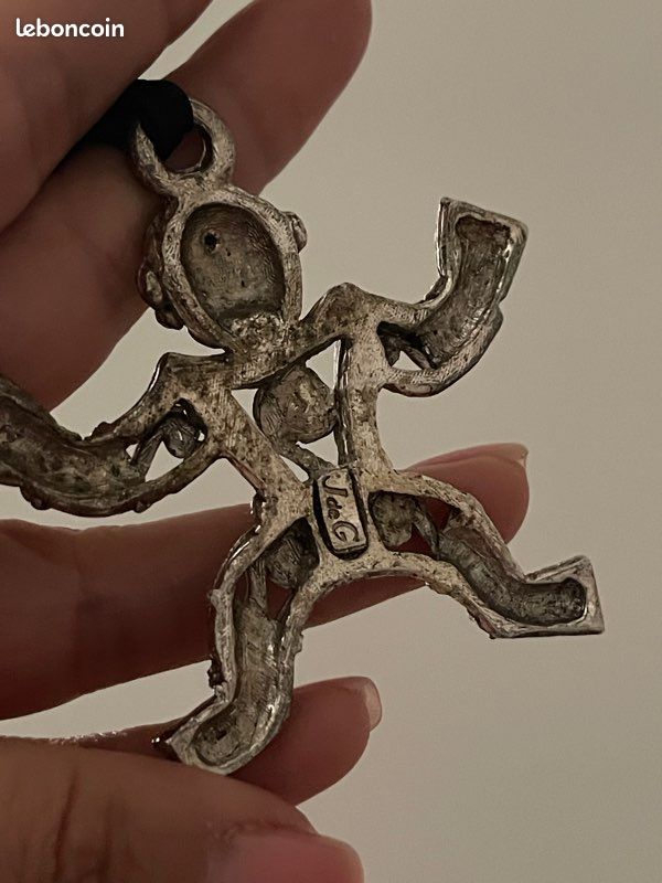 Néoprène à cellules fermées avec endos adhésif - Quincaillerie Richelieu