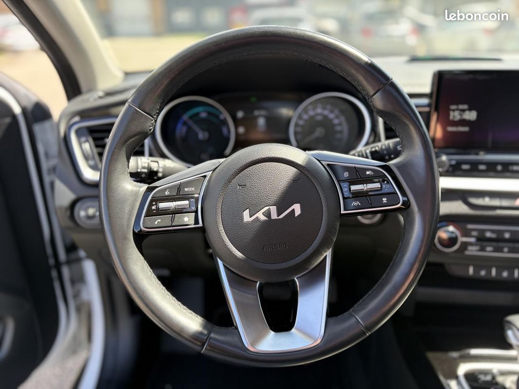 KIA CEED 1.6 GDI 141H 105 HYBRID PHEV 8.9KWH LOUNGE DCT BVA ( garanti constructeur ) (image 9)