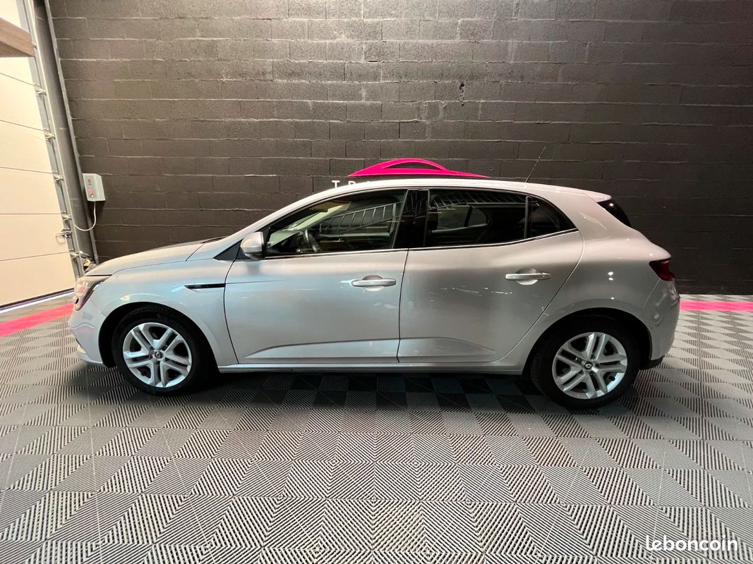 RENAULT MEGANE IV BERLINE Blue dCi 115 EDC - Business INTENS (image 2)