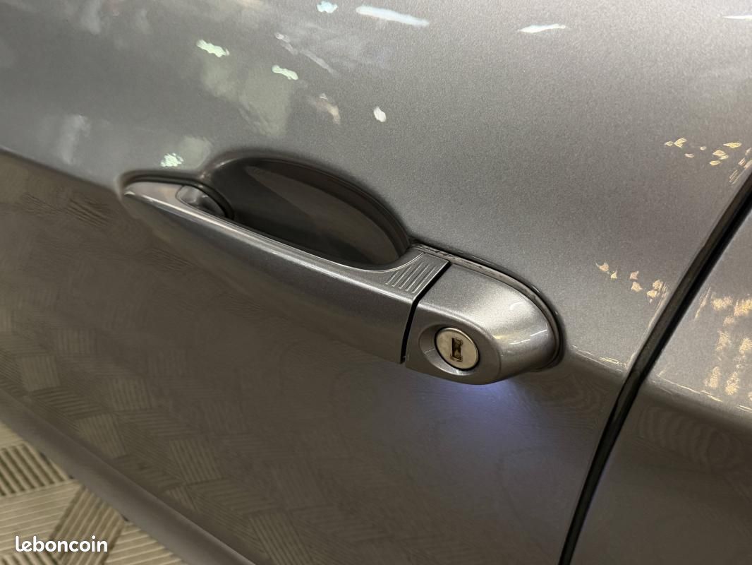 BMW Série 3 325i 218cv / 2 main PACK M TOUTES OPTIONS ENTRETIEN INTEGRAL BMW (image 26)