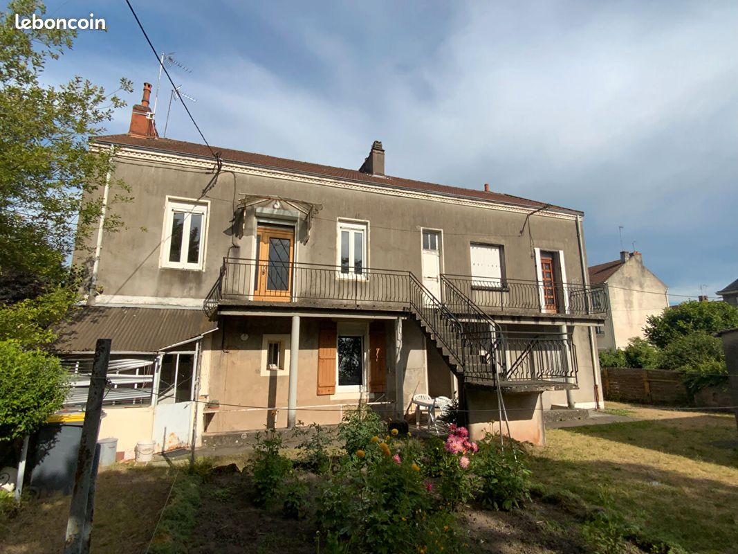 Immeuble 8 pièces 165 m² · au Creusot · 165 m² · 75 500 €