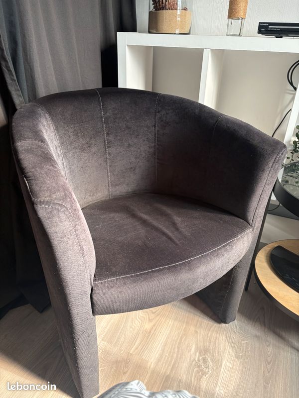 Lot De 2 Petits Fauteuils Vintage - Rouge Et Violet - 75x60 Cm
