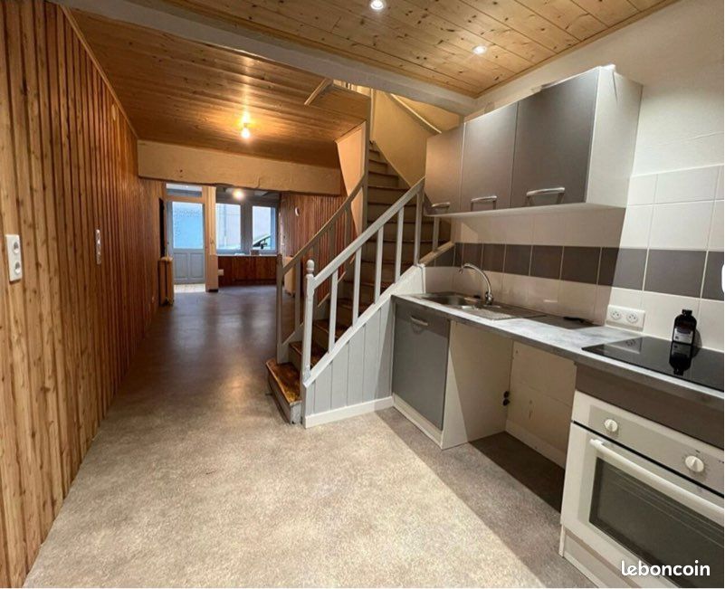 Maison 53 pièces 88 m² · à Châteldon · 88 m² · 65 000 €