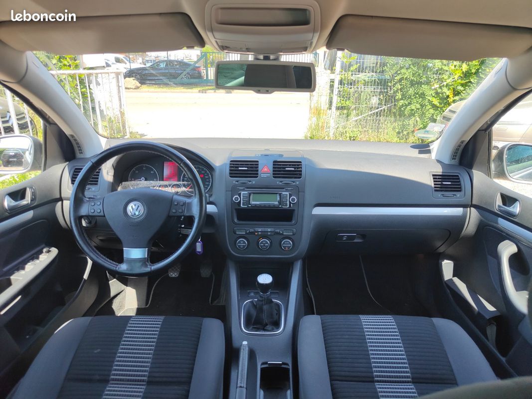 Volkswagen GOLF V 1.9 Tdi 105 CH United * SUIVI COMPLET * GARANTIE (image 6)