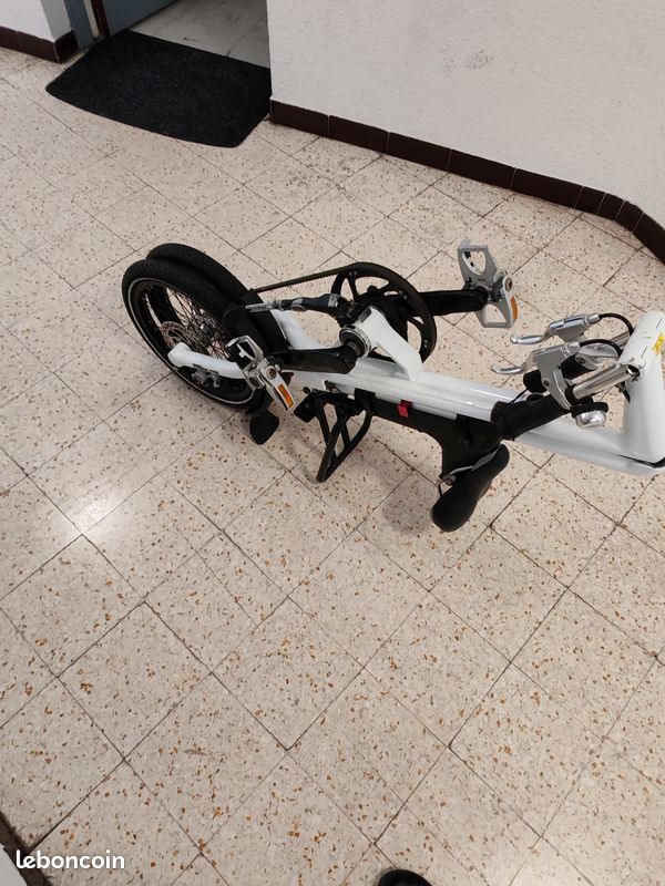Vélo Strida a courroie crantée - Vélos