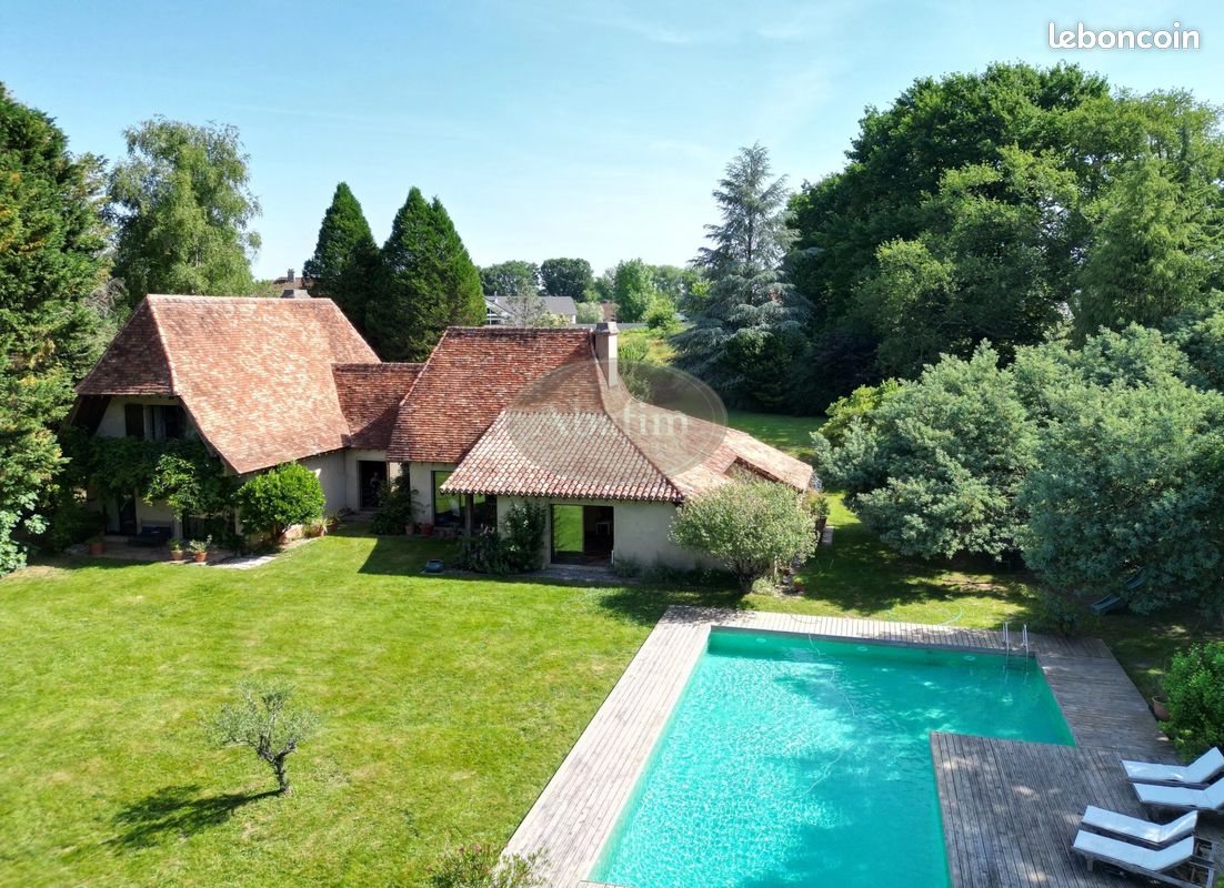 Maison 8 pièces 303 m² · à Pau · 303 m² · 782 000 €