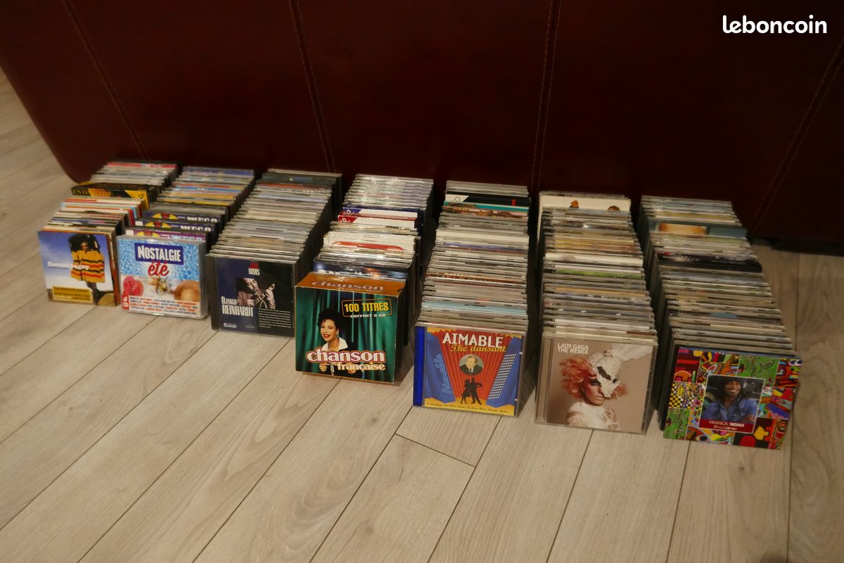 Lot de 200 cd musicaux (image 1)