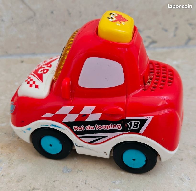 Tut Tut Bolides Tut Tut Looping avec voiture de course de VTech Tut Tut Bolides Tut Tut Looping avec voiture de course de VTech