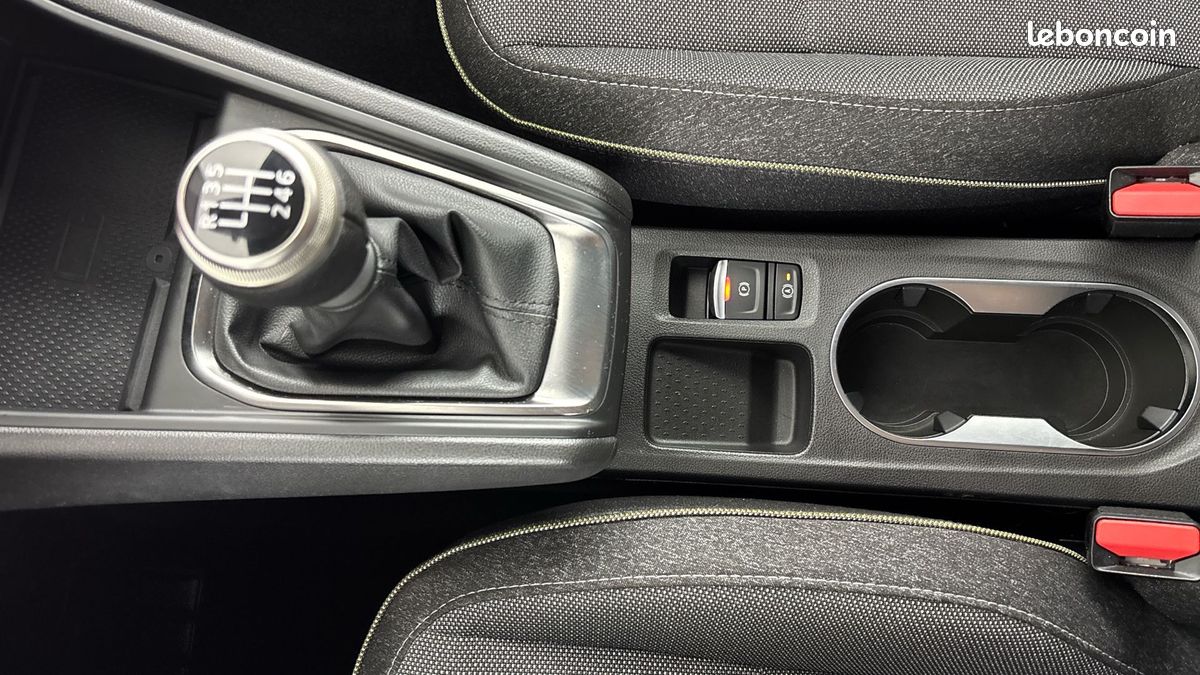 Renault captur eco g 100 ch techno (image 23)