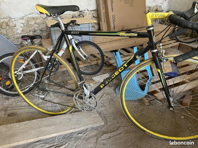 Bicycle Velo Peugeot Competition 2000 Velo Peugeot Peugeot Bikes