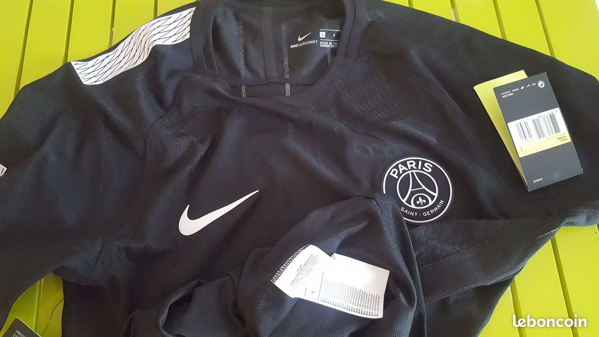 Maillot PSG 2017-2018 – Nike Vaporknit – Neuf Sans Sponsor – Avec étiquettes