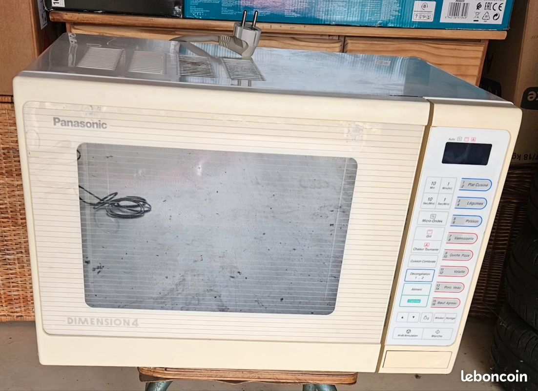 Micro-ondes Panasonic Dimension 4 – Grill & Chaleur tournante (image 1)