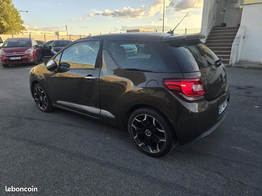 Citroën DS3 e-HDi 110 Airdream Sport Chic (image 3)