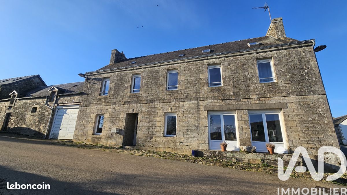 Maison 6 pièces 197 m² · à Lohuec · 197 m² · 260 000 €