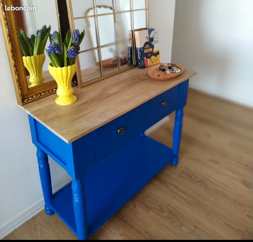 Console en bois de style contemporain