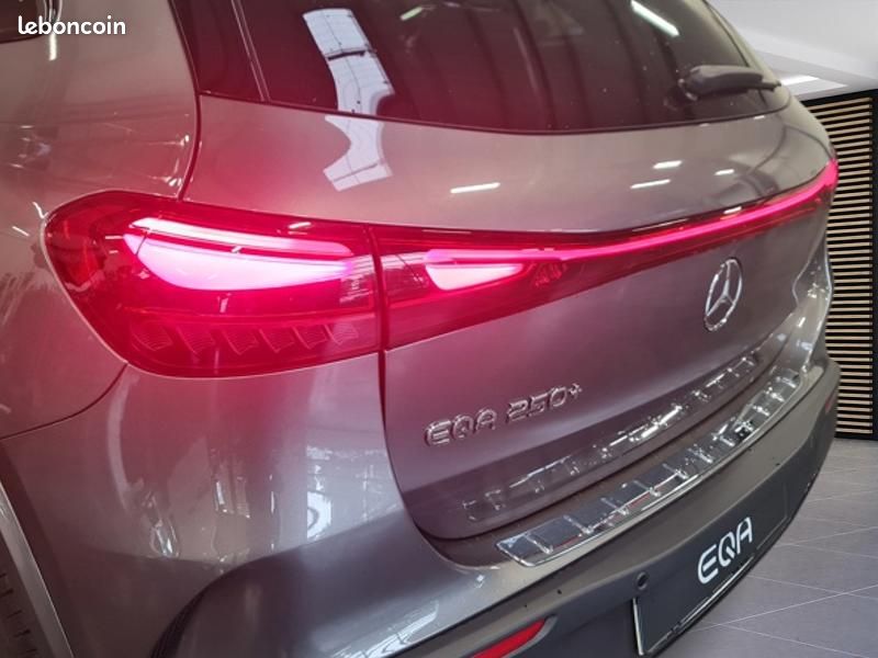 Mercedes EQA 250+ AMG Line (image 18)