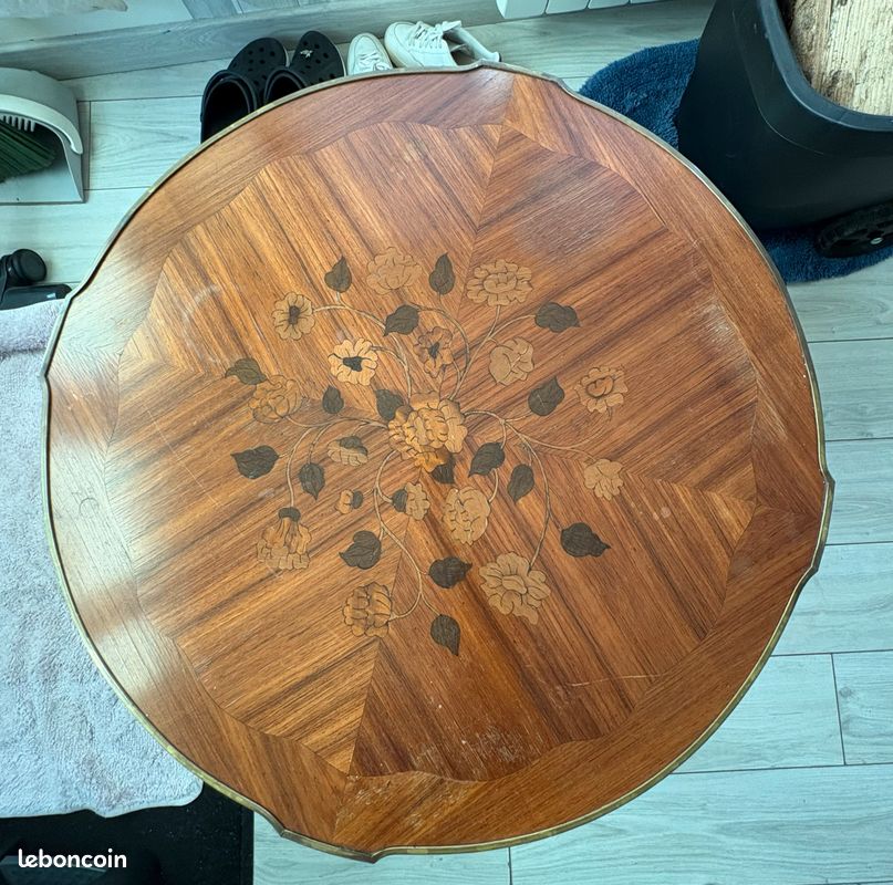 Petit table marquetée (image 3)