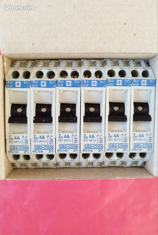 Lot de 6 disjoncteur thermique 4A (image 1)