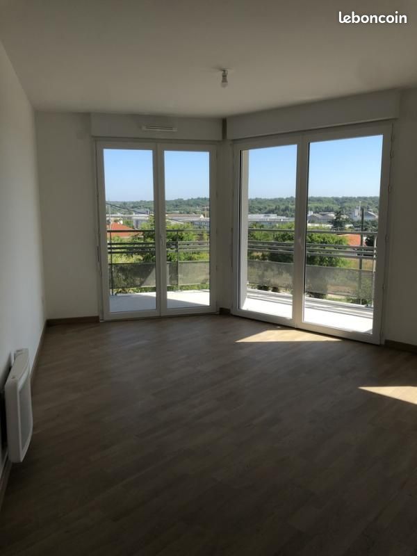 Appartement 3 pièces 62 m² · à Corbeil-Essonnes · 62 m² · 823 €/mois