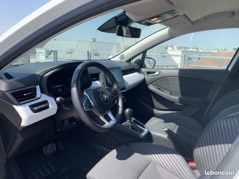Renault CLIO V 1.6 E-TECH 145CH FULL HYBRID EVOLUTION (image 10)