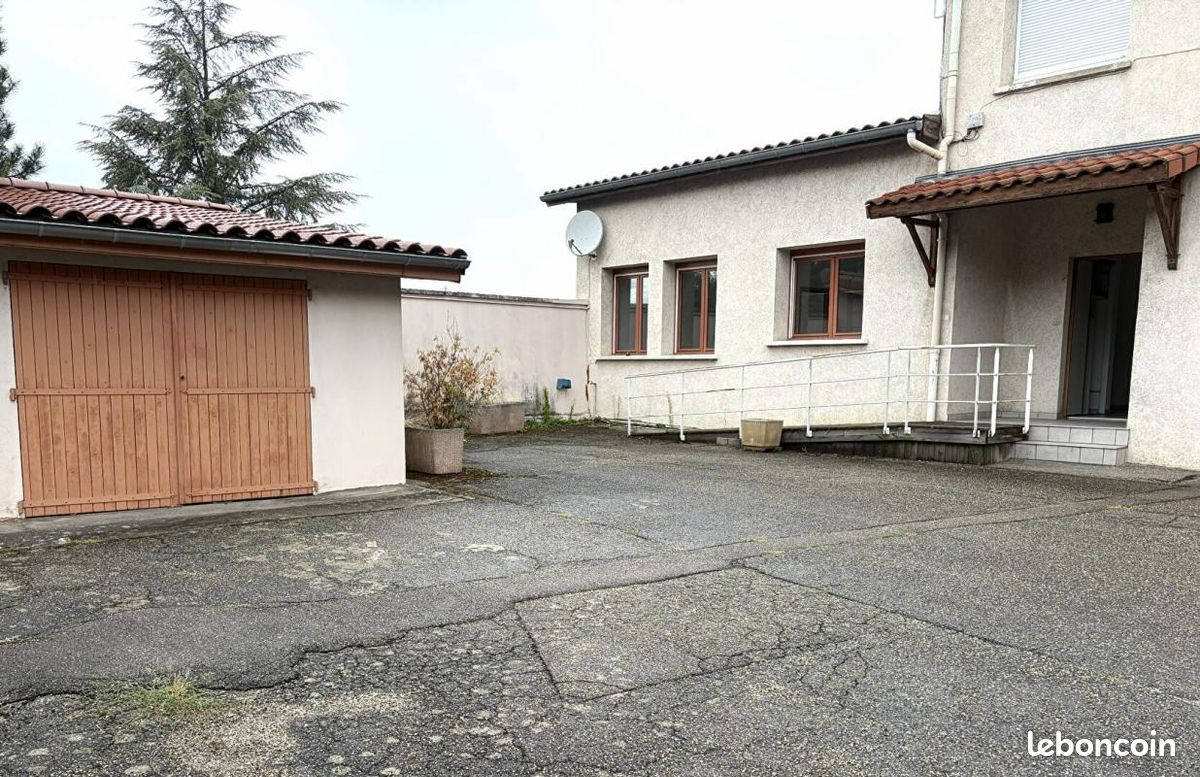 Appartement 5 pièces 104 m² · à Saint-Jean-Bonnefonds · 104 m² · 195 000 €