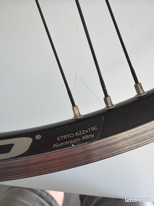 Roue arrière Campagnolo Vento G3 - Équipements vélos Roue arrière Campagnolo Vento G3 - Équipements vélos